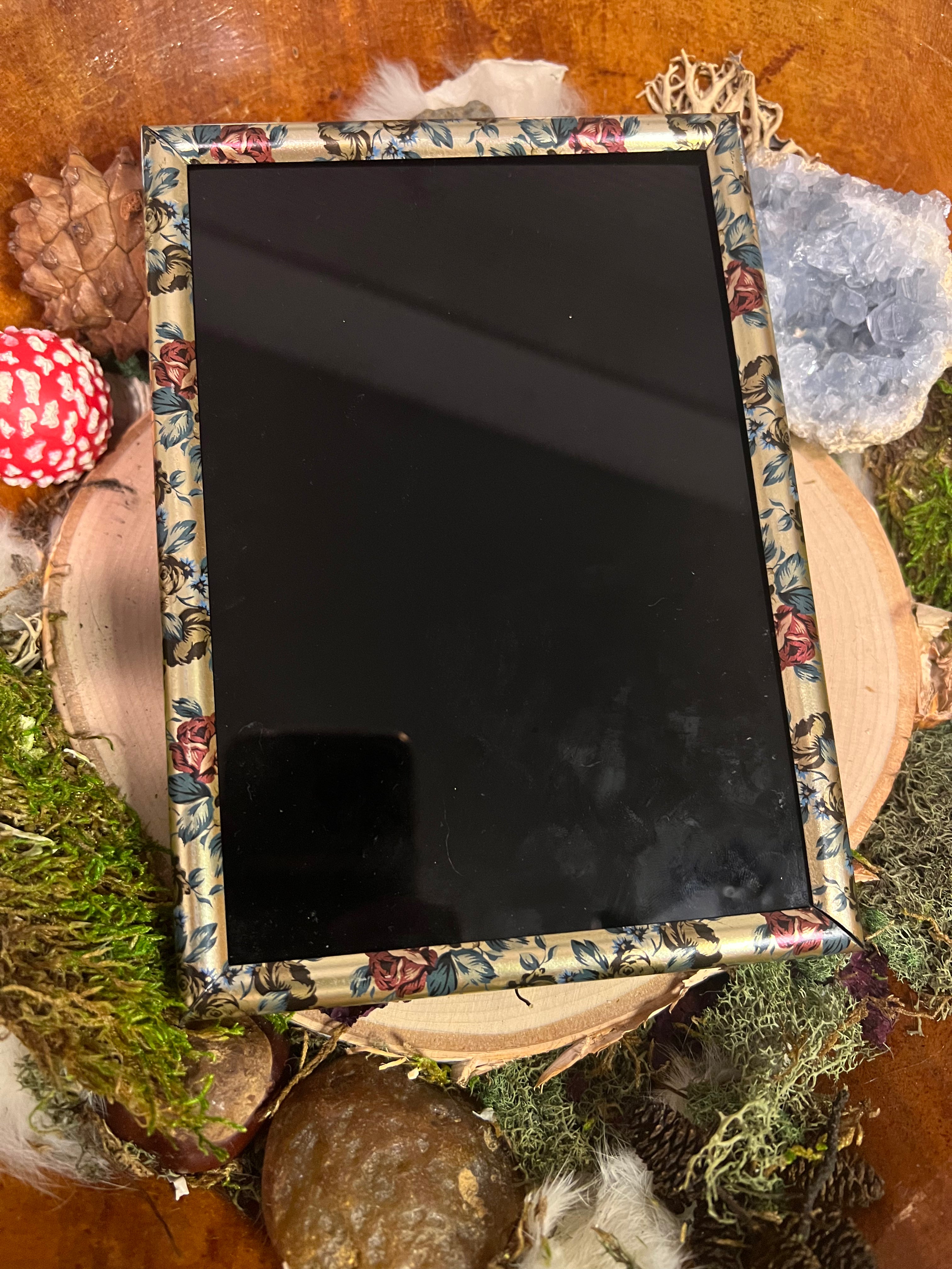 (Drag) Queen's Boudoir Scrying Mirror